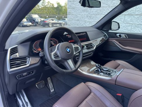 Used 2019 BMW X5 xDrive50i w/ M Sport Package image 6