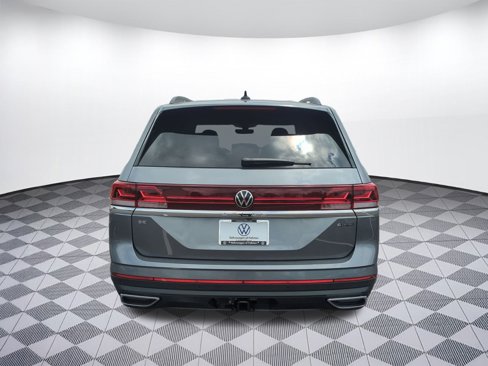 New 2025 Volkswagen Atlas SE image 9
