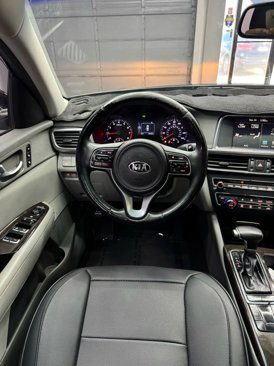 Used 2016 Kia Optima EX w/ Premium Package image 18