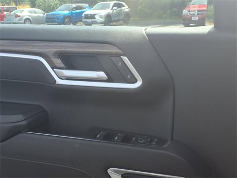 Used 2025 Chevrolet Silverado 1500 LT image 18