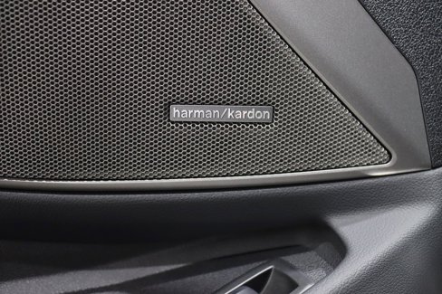 Used 2025 BMW M340i xDrive w/ Premium Package image 34