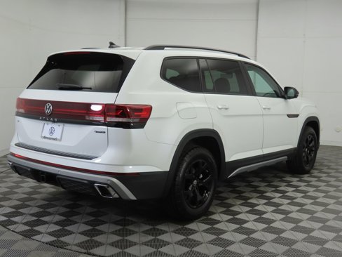 New 2026 Volkswagen Atlas Peak Edition image 6