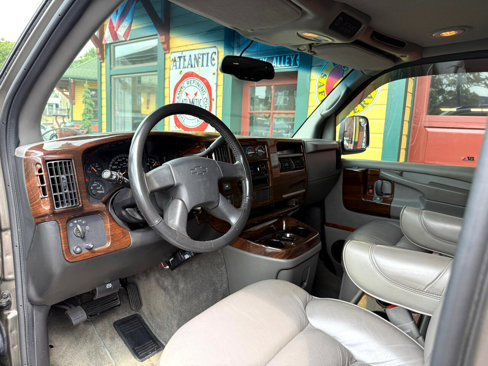 Used 2004 Chevrolet Express 1500 w/ LS Preferred Equipment Group image 12