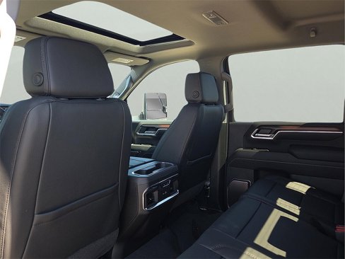 New 2026 GMC Sierra 2500 Denali w/ Denali Reserve Package image 10