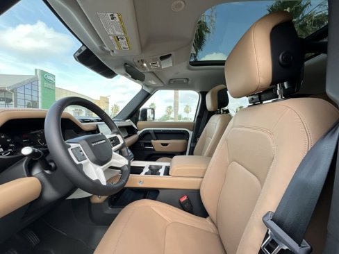 New 2025 Land Rover Defender 130 S image 15