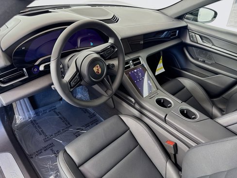 New 2025 Porsche Taycan image 4