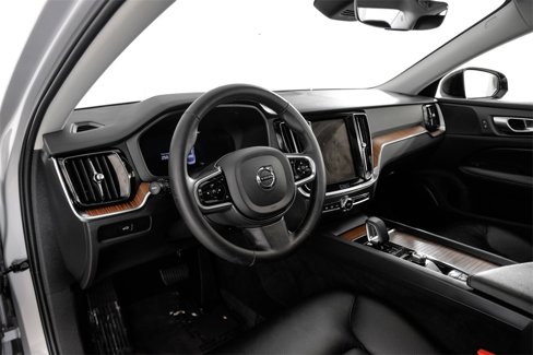 Used 2024 Volvo S60 B5 Plus image 2