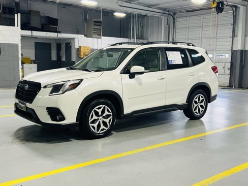 Used 2023 Subaru Forester Premium image 14