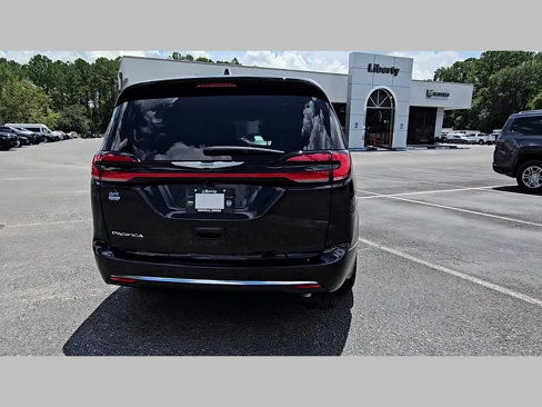 New 2026 Chrysler Pacifica Select image 32