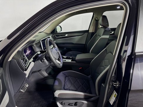 New 2025 Volkswagen Atlas Peak Edition SE image 12