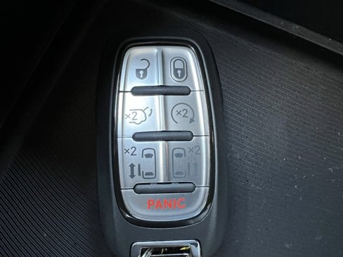 New 2026 Chrysler Pacifica Select image 44