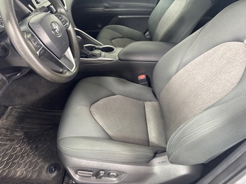 Used 2022 Toyota Camry LE image 12