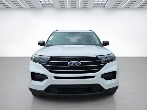 Used 2020 Ford Explorer XLT w/ Class III Trailer Tow Package image 3