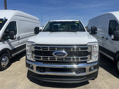 New 2025 Ford F550 4x4 Regular Cab Super Duty image 2