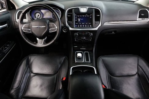 Used 2019 Chrysler 300 Limited image 23