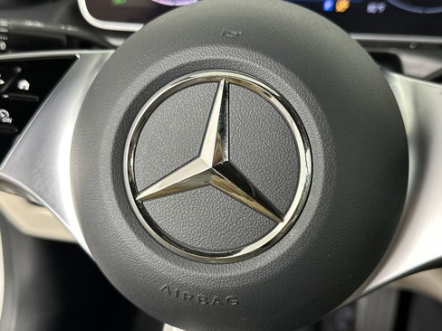 Used 2025 Mercedes-Benz C 300 Sedan image 26