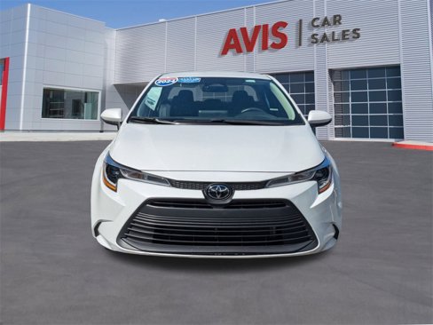 Used 2024 Toyota Corolla LE image 2