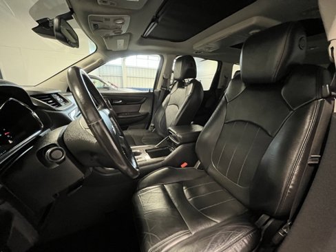 Used 2016 Chevrolet Traverse LTZ image 21