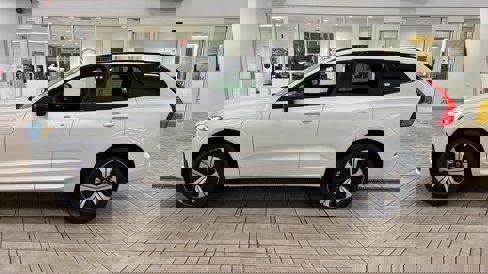 New 2025 Volvo XC60 T8 Core w/ Climate Package image 8