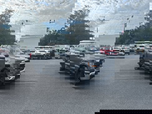 Used 2023 Ford F150 XLT image 4