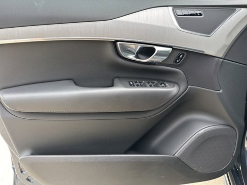 Certified 2025 Volvo XC90 B5 Core image 17