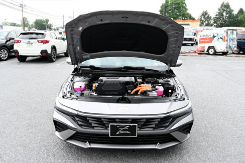 Used 2024 Hyundai Elantra Limited image 43