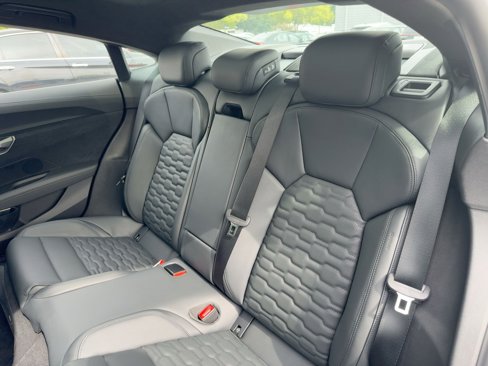 New 2026 Audi RS e-tron GT performance image 27