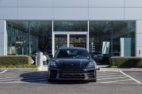 New 2025 Porsche Panamera 4 image 10