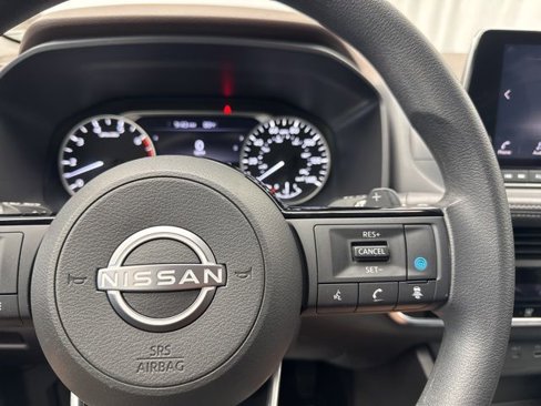 Used 2023 Nissan Rogue SV image 18