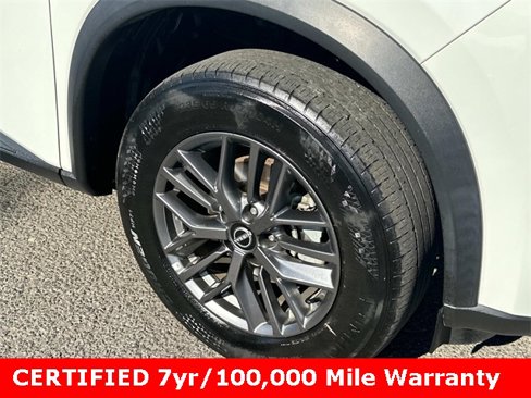 Used 2023 Nissan Rogue S image 7
