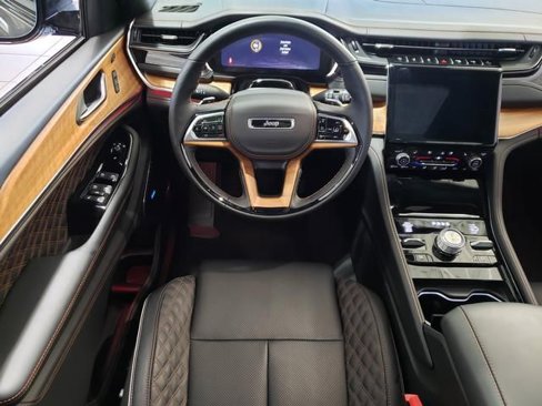 New 2025 Jeep Grand Cherokee L Summit image 10