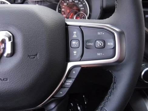 New 2026 RAM 1500 4x4 Crew Cab image 38