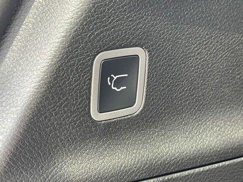 New 2026 Chrysler Voyager LX image 20