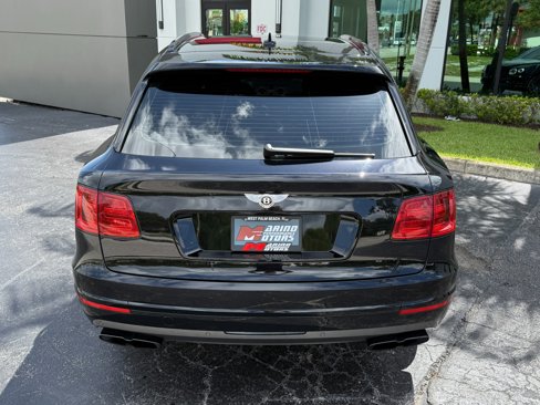 Used 2020 Bentley Bentayga Design Series image 16