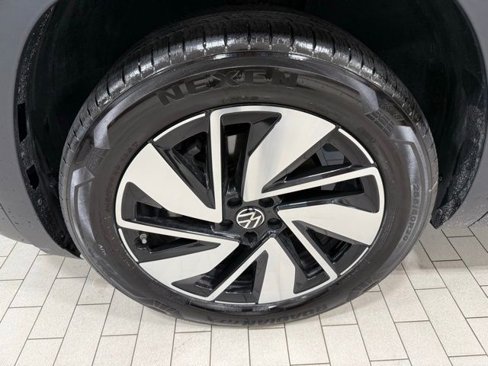 Certified 2025 Volkswagen Atlas SEL image 33