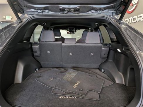 Used 2022 Toyota RAV4 SE w/ Carpet Mat Package (TMS) image 22
