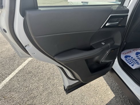 New 2025 Mitsubishi Outlander SE image 30