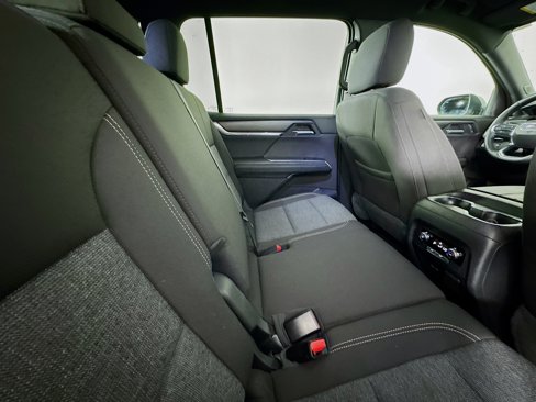 Used 2025 GMC Acadia Elevation image 25