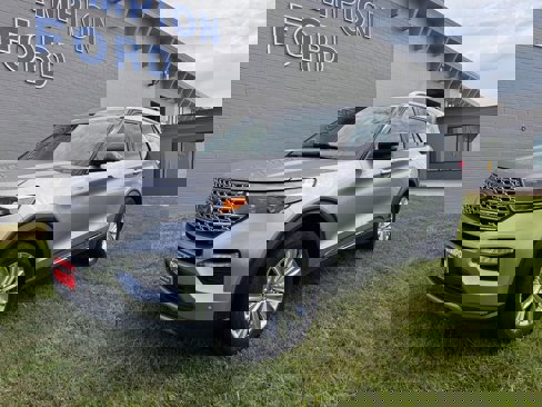 Used 2020 Ford Explorer Limited w/ Class III Trailer Tow Package image 2