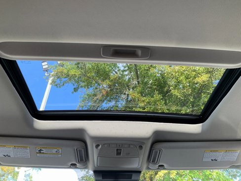 Used 2024 Nissan Armada SL w/ Captain's Chairs Package image 21