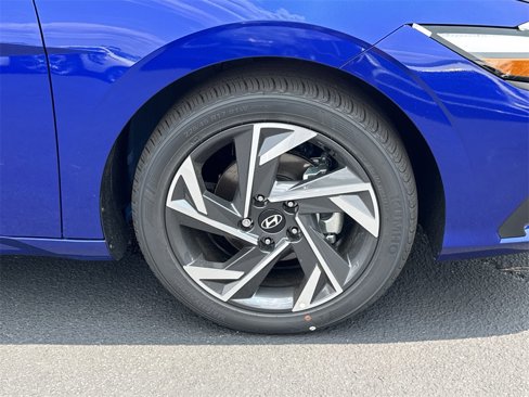 New 2025 Hyundai Elantra Sport image 12