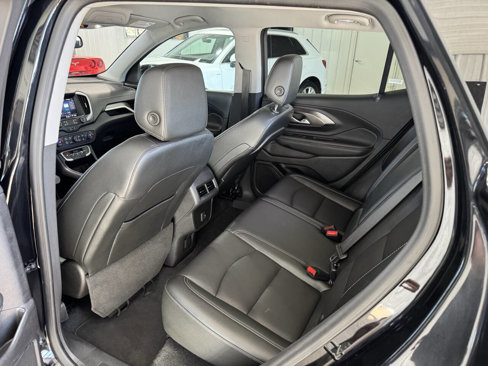 Used 2024 GMC Terrain SLT image 12