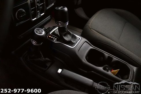 Used 2024 Jeep Wrangler Unlimited Sahara image 19