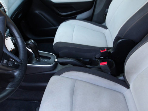 Used 2019 Chevrolet Trax LS w/ Tint and Cruise Package image 17