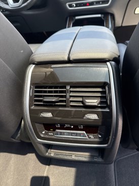 Used 2024 BMW X7 xDrive40i image 29