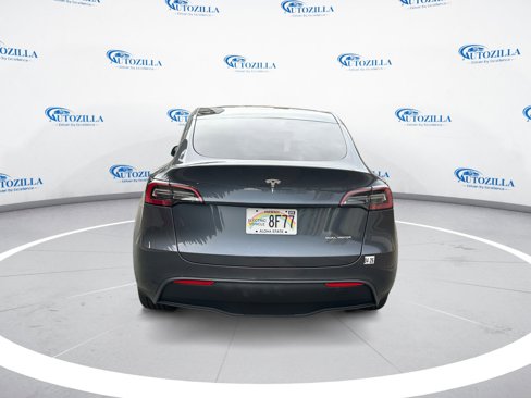 Used 2023 Tesla Model Y AWD image 4