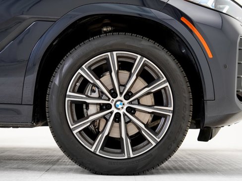 Used 2025 BMW X6 xDrive40i w/ Climate Comfort Package image 27