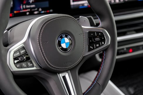 New 2026 BMW X6 M60i image 12