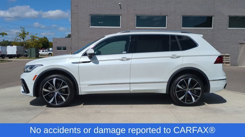 Used 2024 Volkswagen Tiguan SEL R-Line image 2