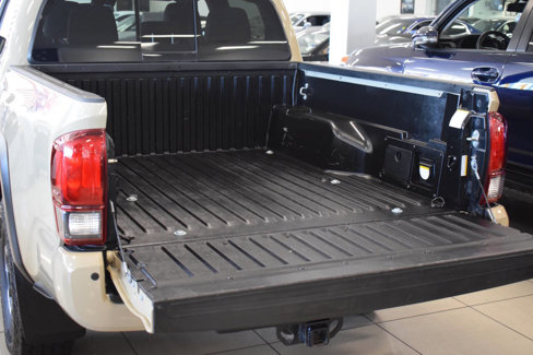 Used 2019 Toyota Tacoma TRD Off-Road w/ Technology Package image 41